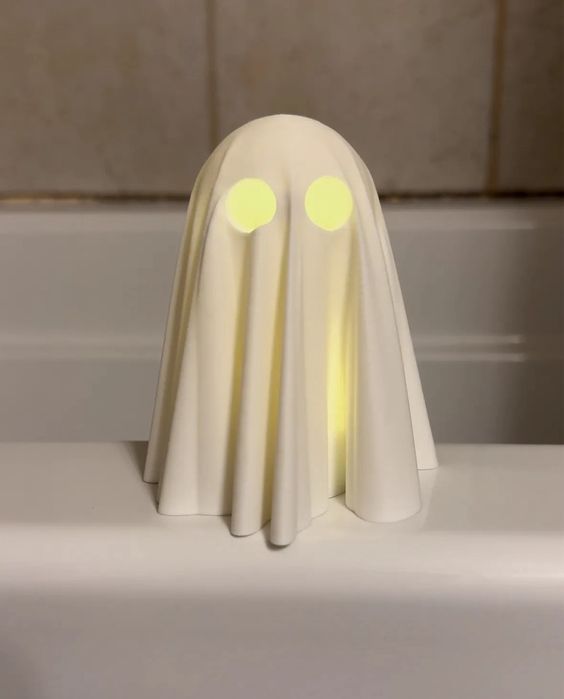 Fantoma halloween cu lumanare