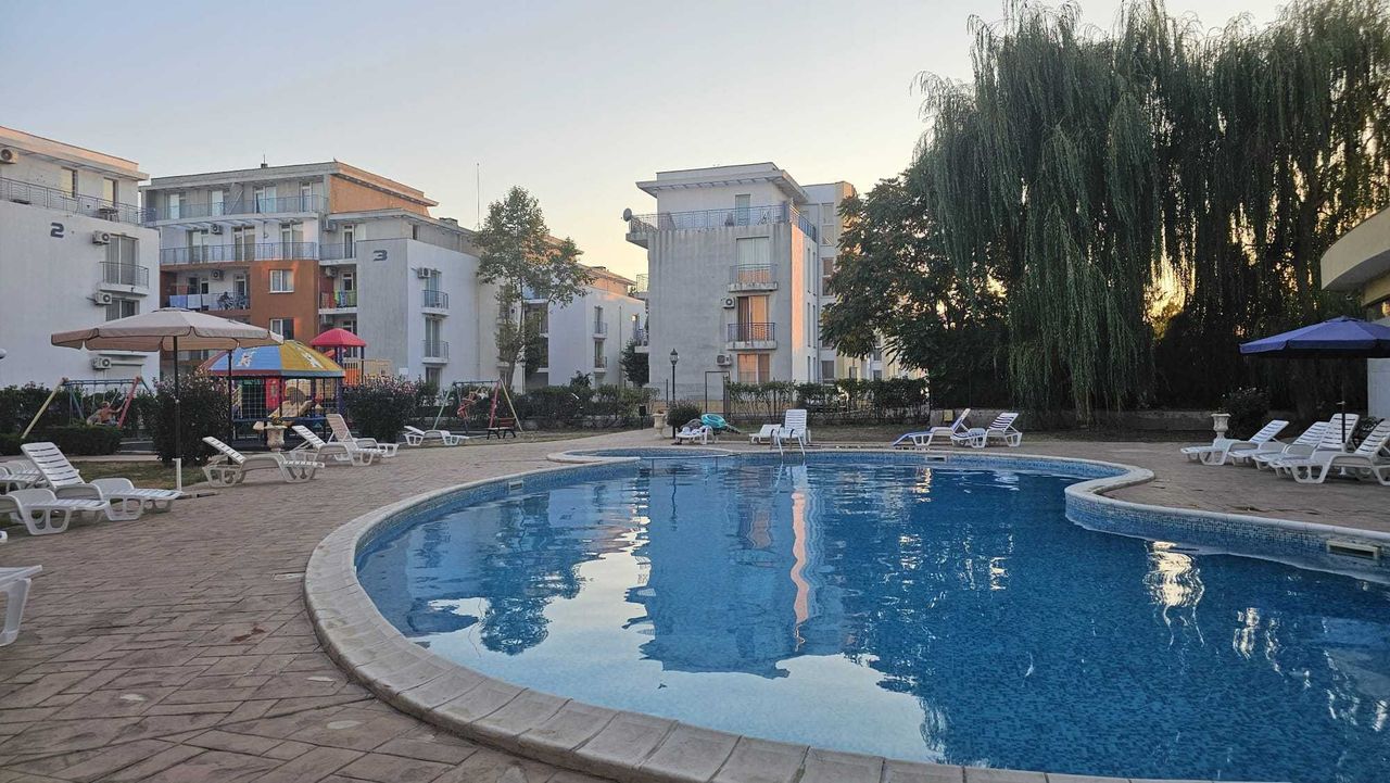 Продава се Двустаен апартамент в к.к. Слънчев бряг - 45 кв.м за 1000 €/кв.м - Снимка #2