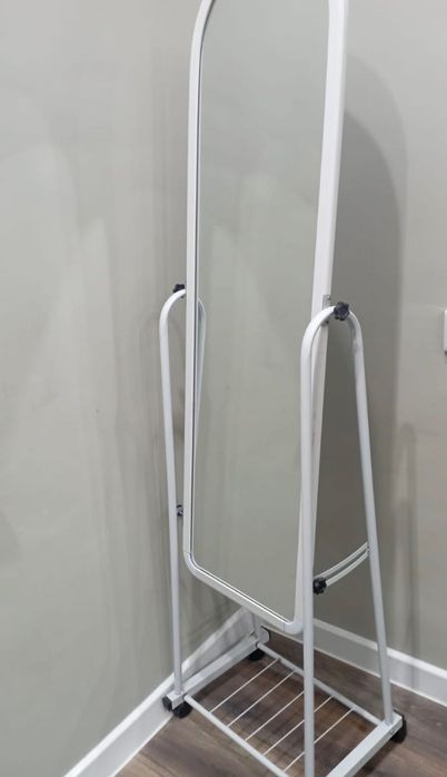 Продаю Зеркало ikea