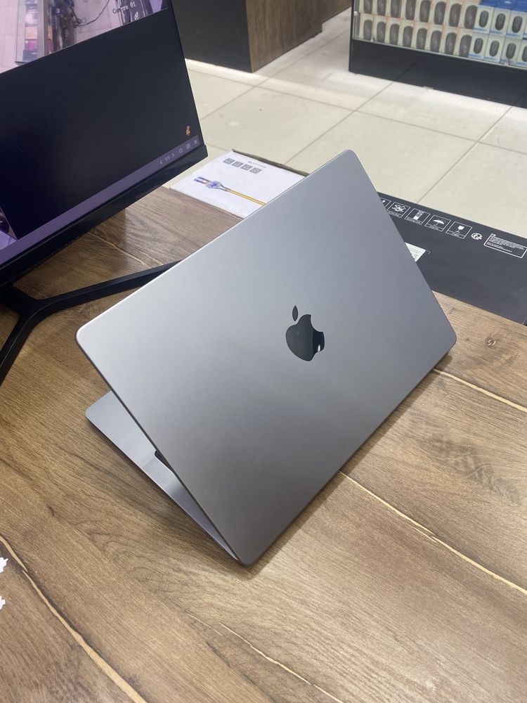 Macbook pro m3 8/1tb