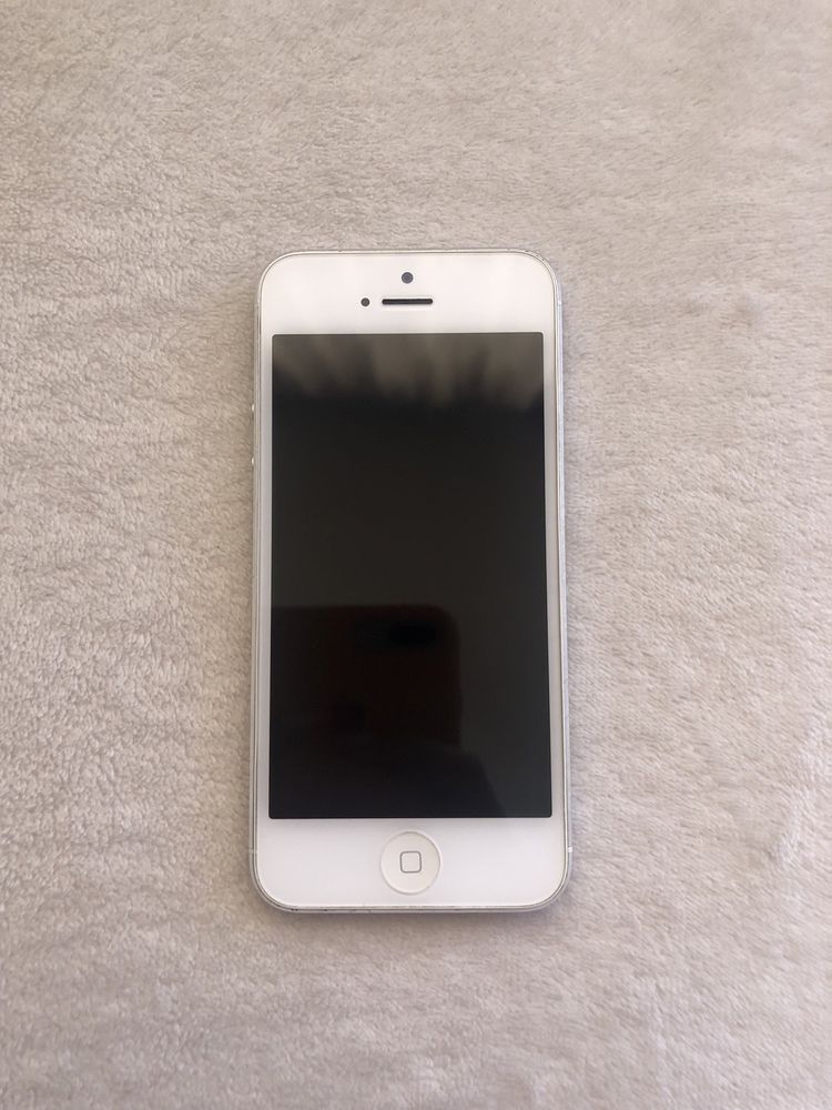 White/Silver iphone 5, 16GB