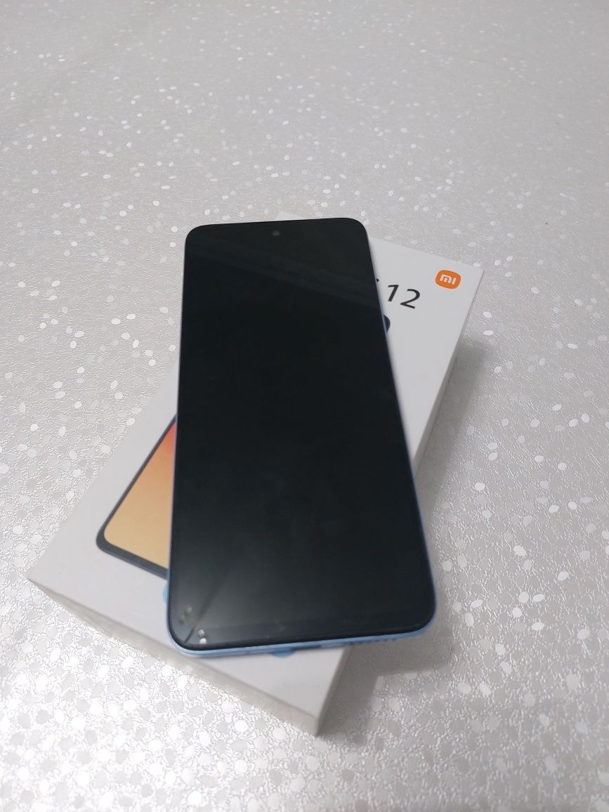 Продам Xiaomi Redmi 12 8/256гб в отличном состоянии