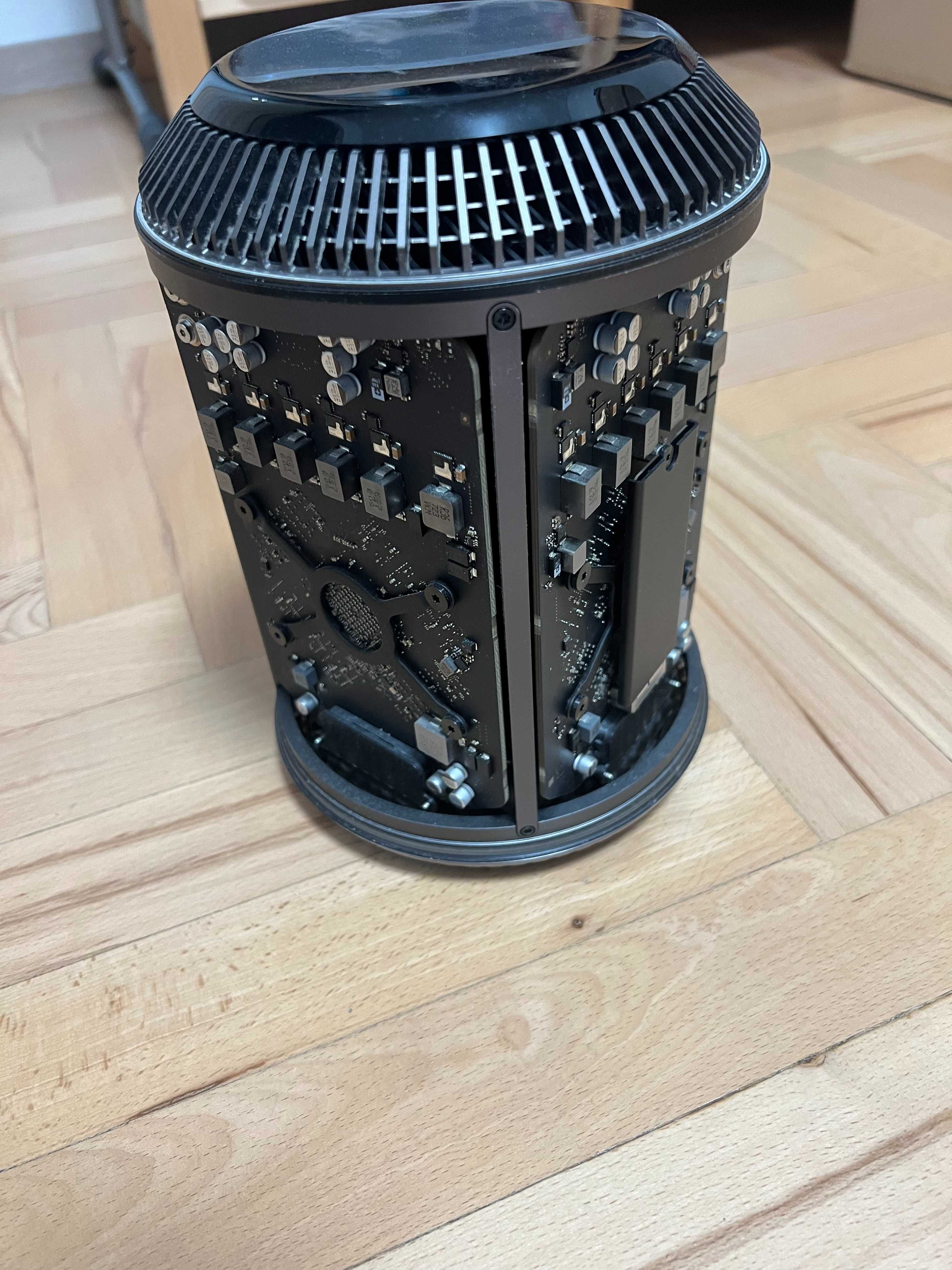 Работна станция Apple Mac Pro 6.1 Late 2013 (TrashCan) 12c 64 GB 1 TB
