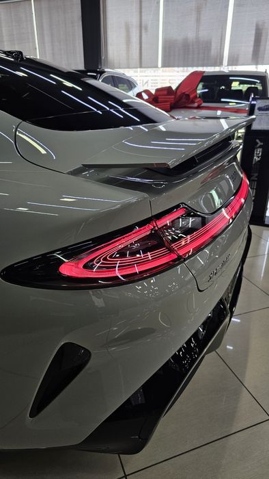 XIAOMI SU7 MAX 

> Yuqori tezligi : 265 km/h
> Ot kuchi : 673
> Batare