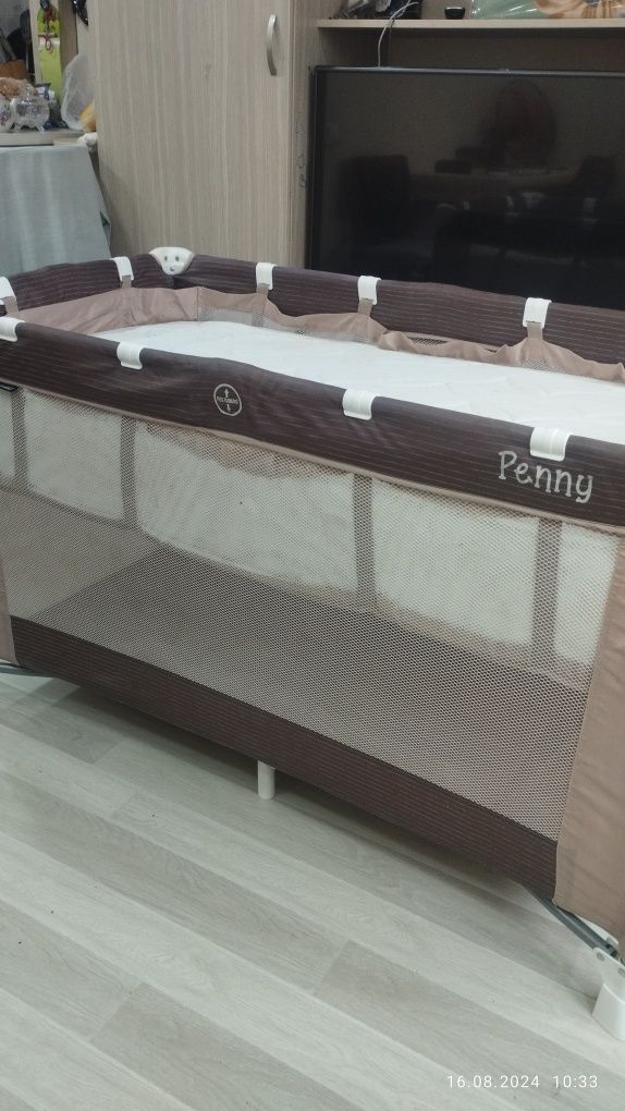 Кроватка для новорожденного ребенка