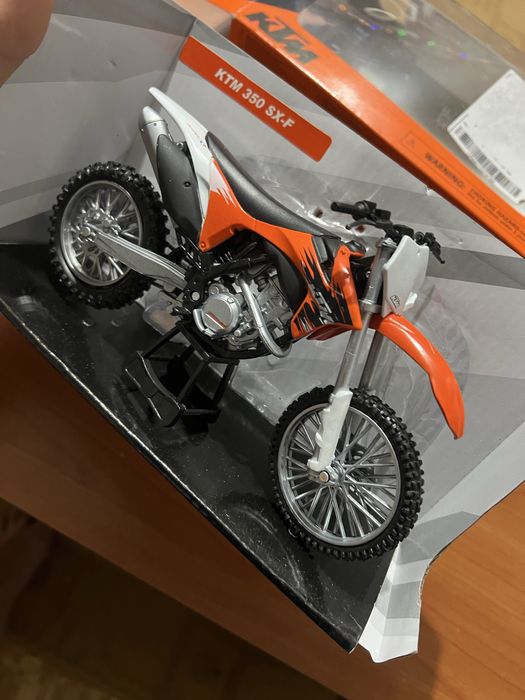 Macheta ktm 1/12