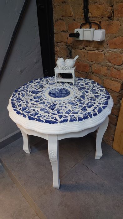 Дизайнерский столик