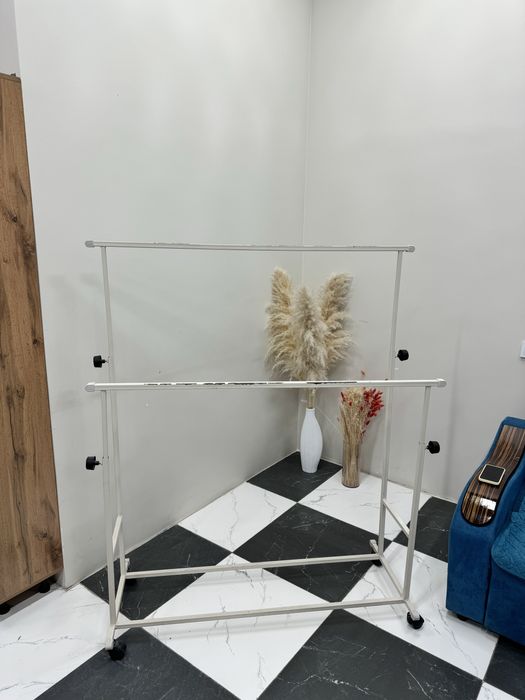 Напольная вешалка