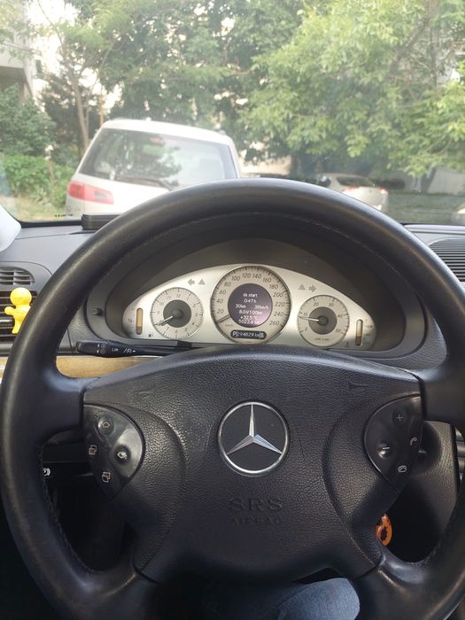 Mercedes w211 an 2003