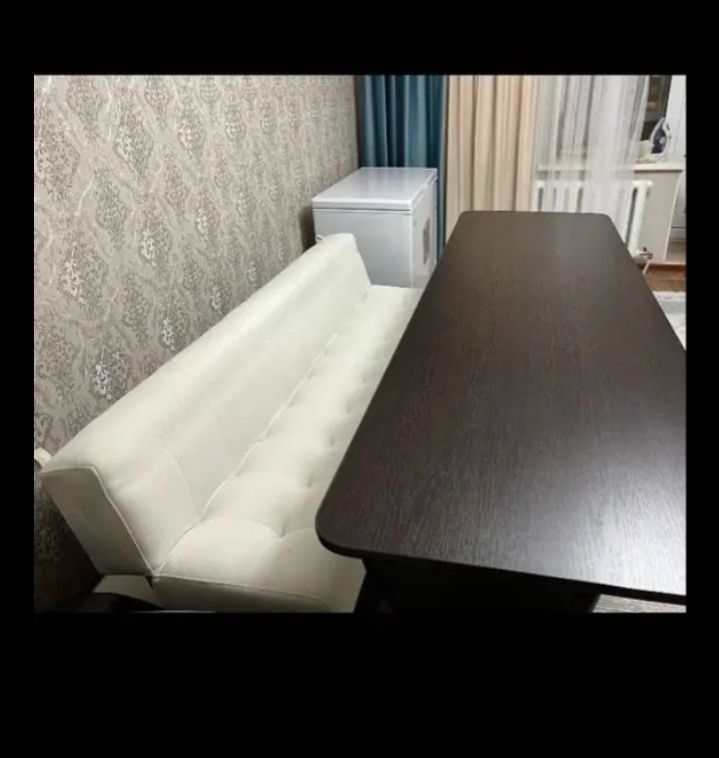 Продам диван с креслом.