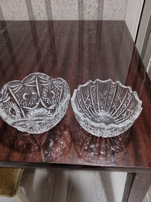 Продаются хрустальные вазочки