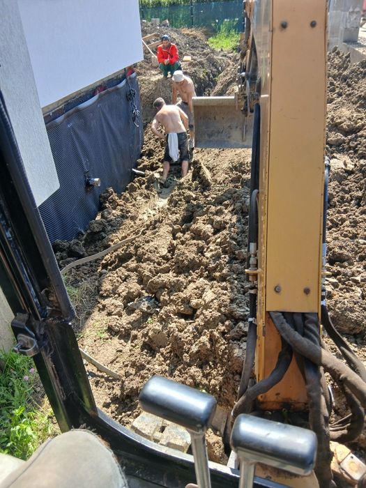 De inchiriat excavator