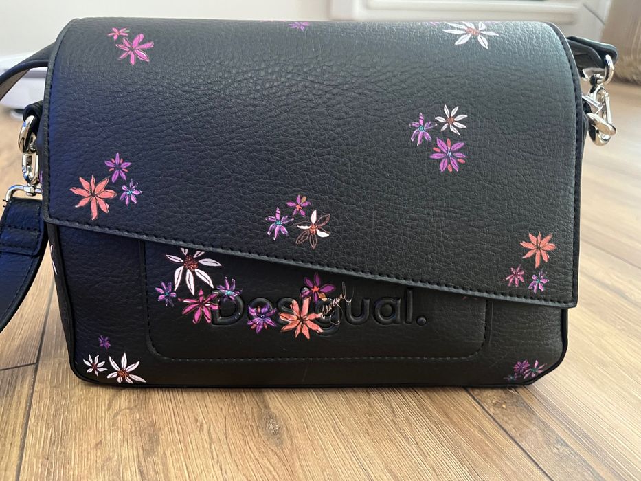 Нова чанта Desigual