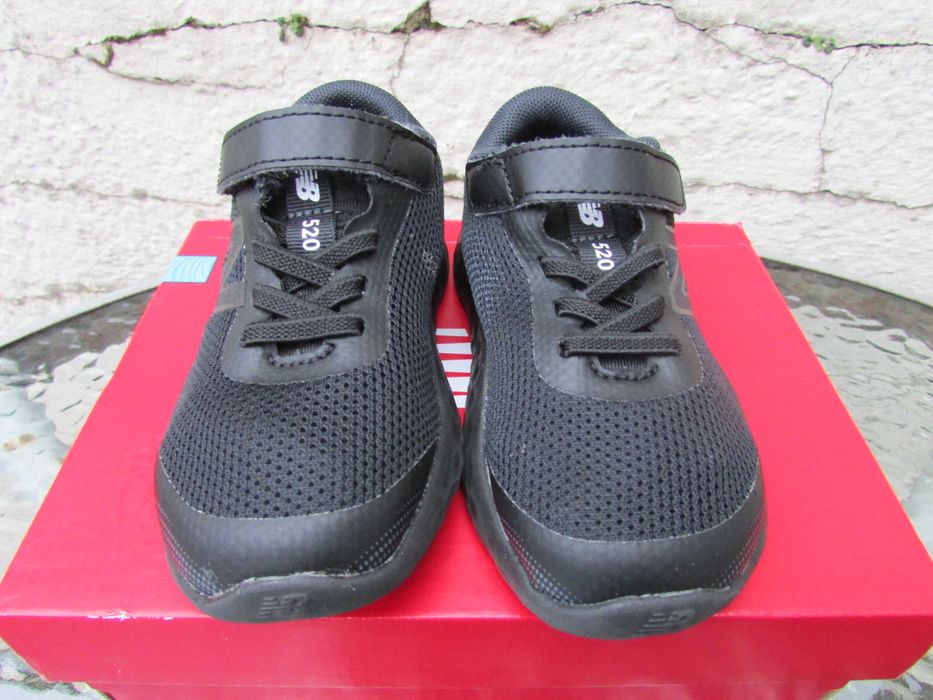 Детски маратонки New Balance 520 V8