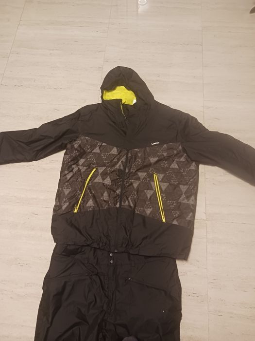 Vând costum schi dechatlon 3xl în stare noua
