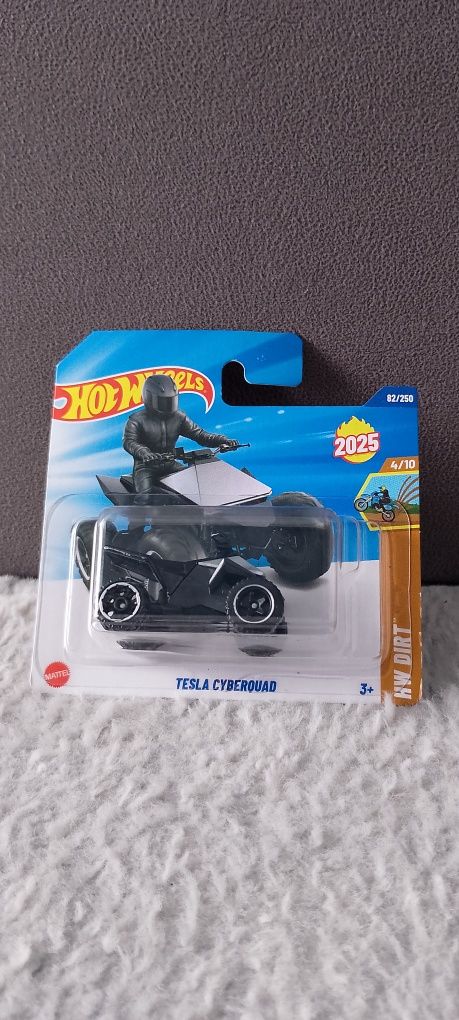 Tesla CyberQuad      HotWheels.