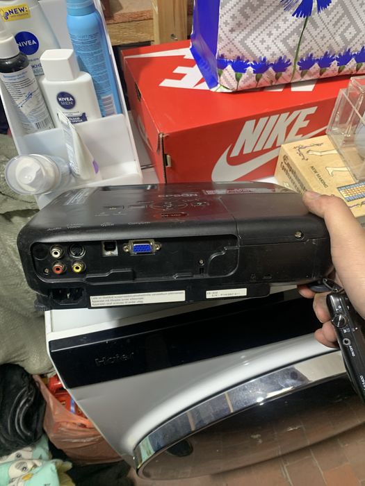 Проектор Epson EB-S02 бу работает хорошо