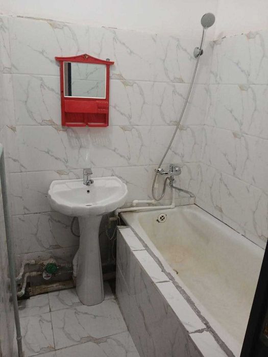 Buxoroda kvartira uy xonadon sotiladi 2 xonali 64m² 4-qavat.