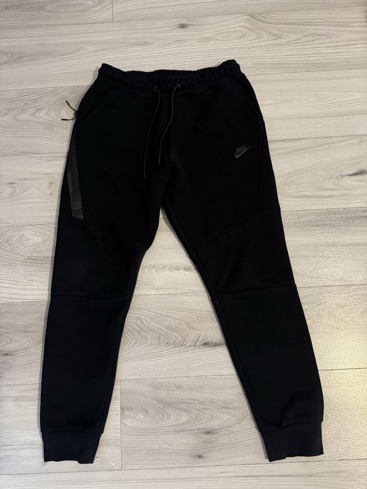 Pantaloni de trening nike tech fleece