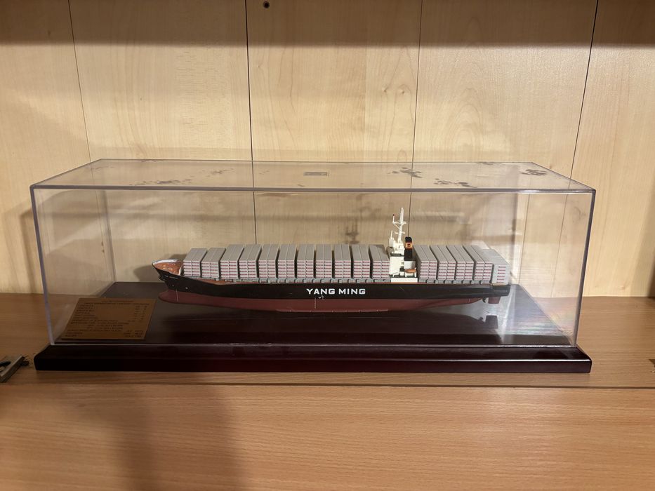 Макет на кораб с кутия