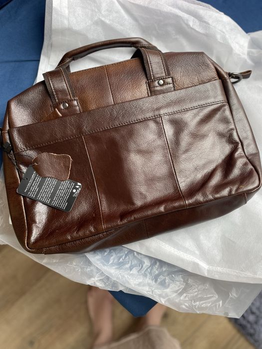 Vând geantă de piele nouă