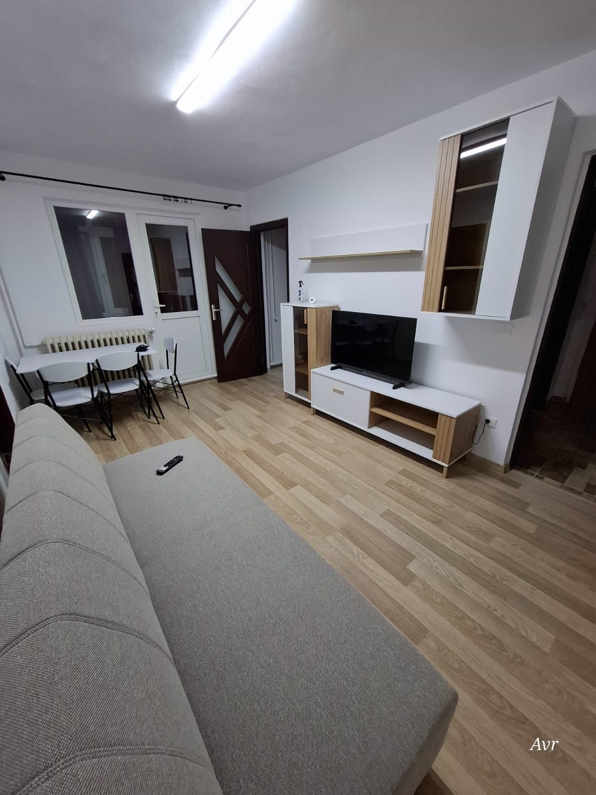 Apartament Valea roșie parter intrare balcon