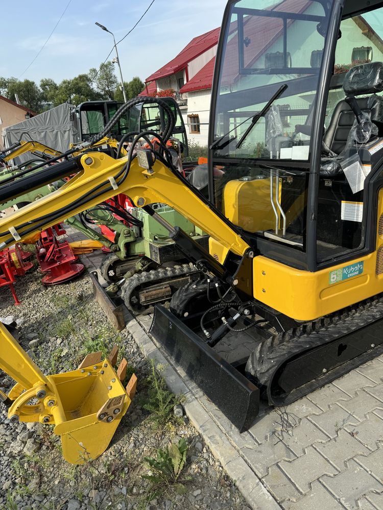 Excavator 1.7 t  cu. Motor Kubota