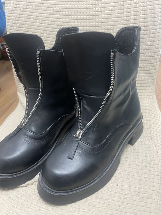 Продам зимние ботинки