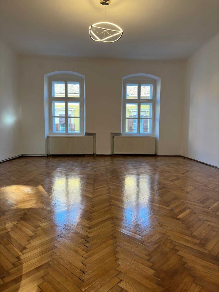 Proprietar - Apartament 2 camere, etaj 1 , centrul istoric Sibiu