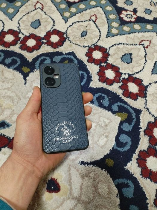 Tecno comon 19pro srochna sotiladi 
Xotirasi 8/128
Holati oʻrta (orqa