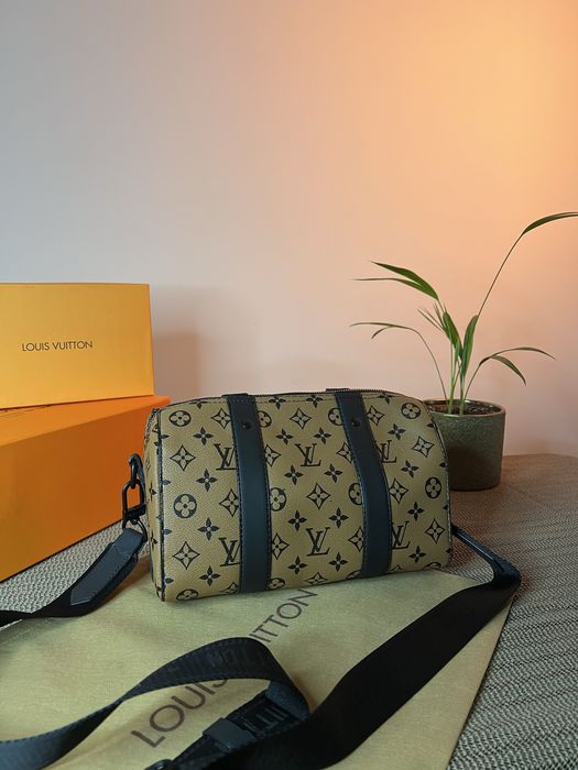 INCHIDERE AFACERE Borseta Louis Vuitton City Keepall Calitate Premium