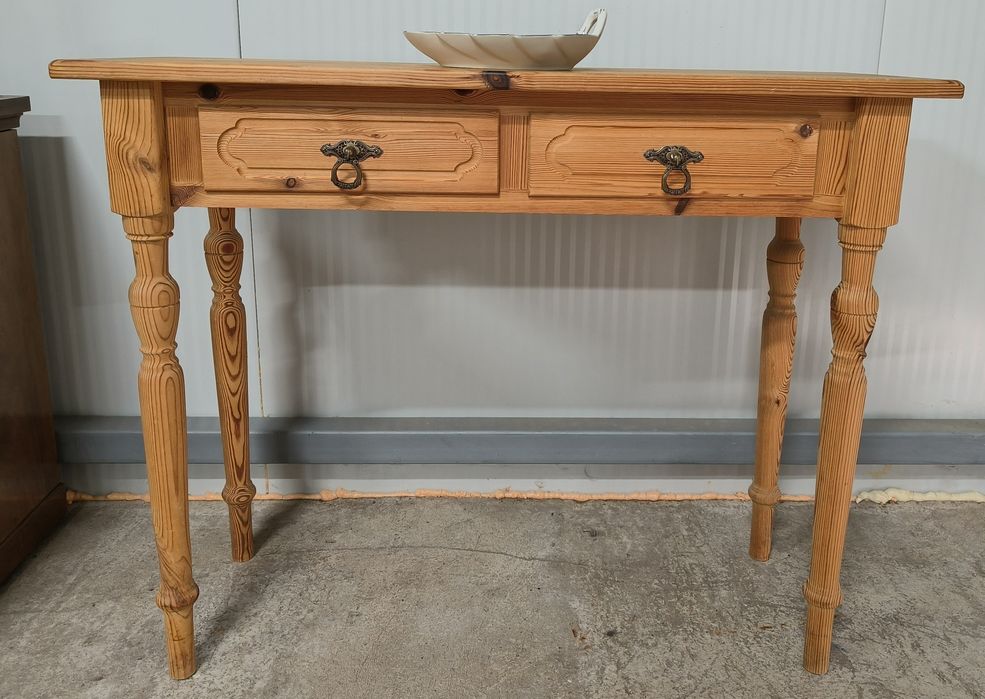 3915 Конзолна маса