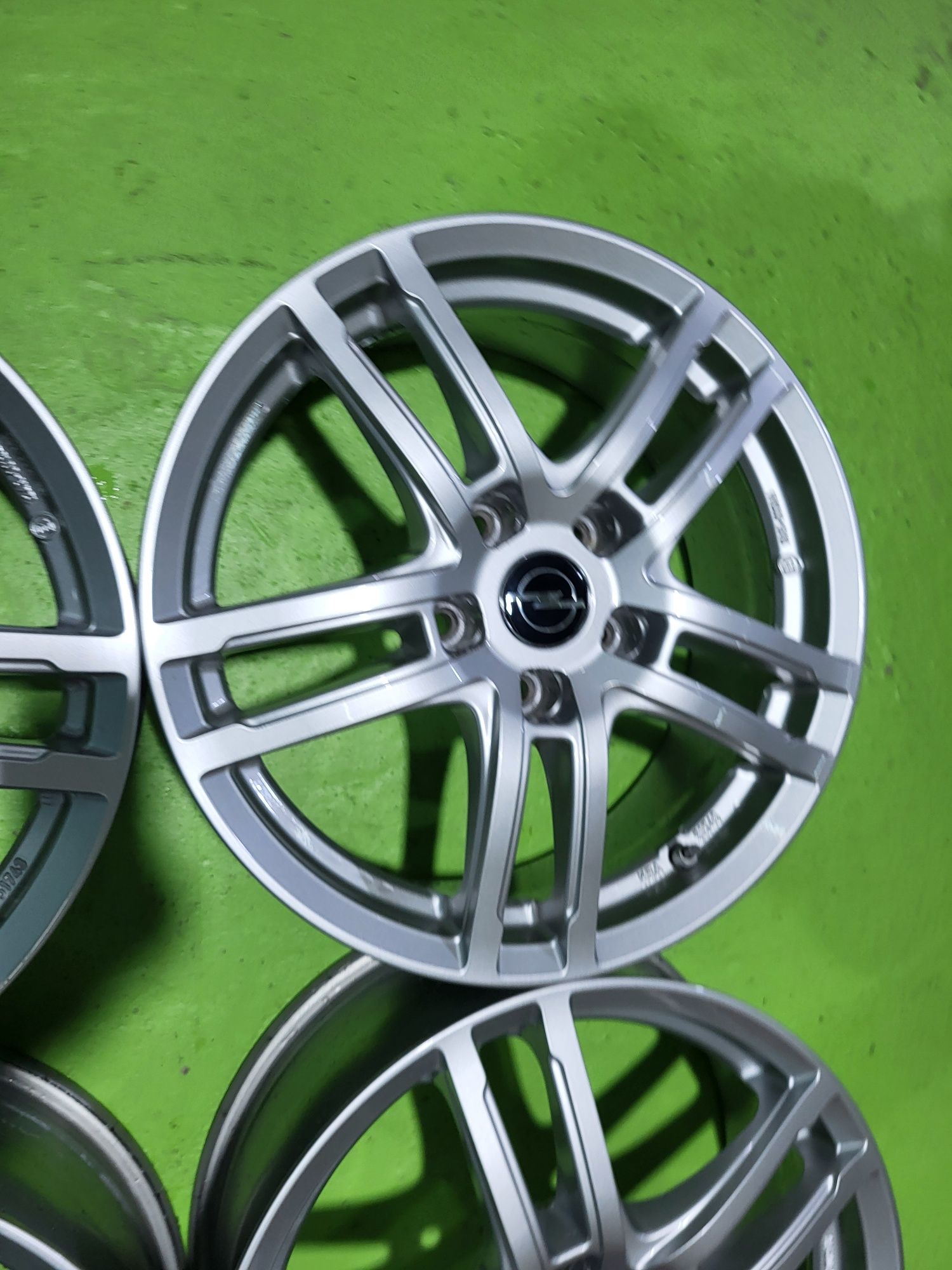 17 5x115 Opel Astra Zafira Antara Insignia Chevrolet лети джанти 5х115