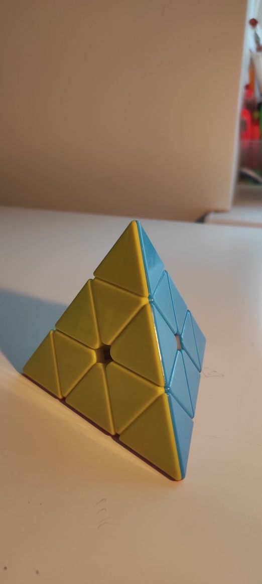Cub 3x3;cub 4×4;pyramix.