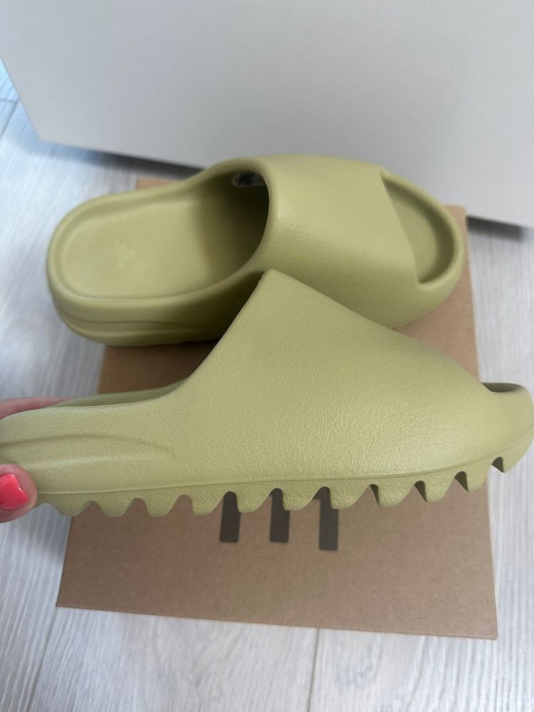 Slapi Papuci Adidas Yeezy Slide Resin