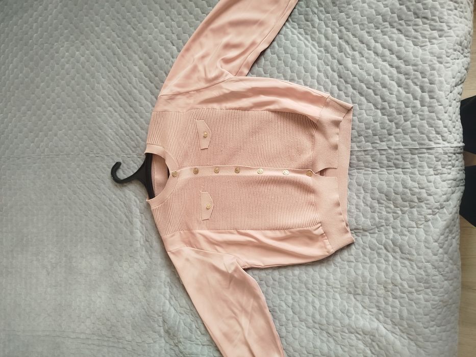 Продам кофточку в персиковом цвете