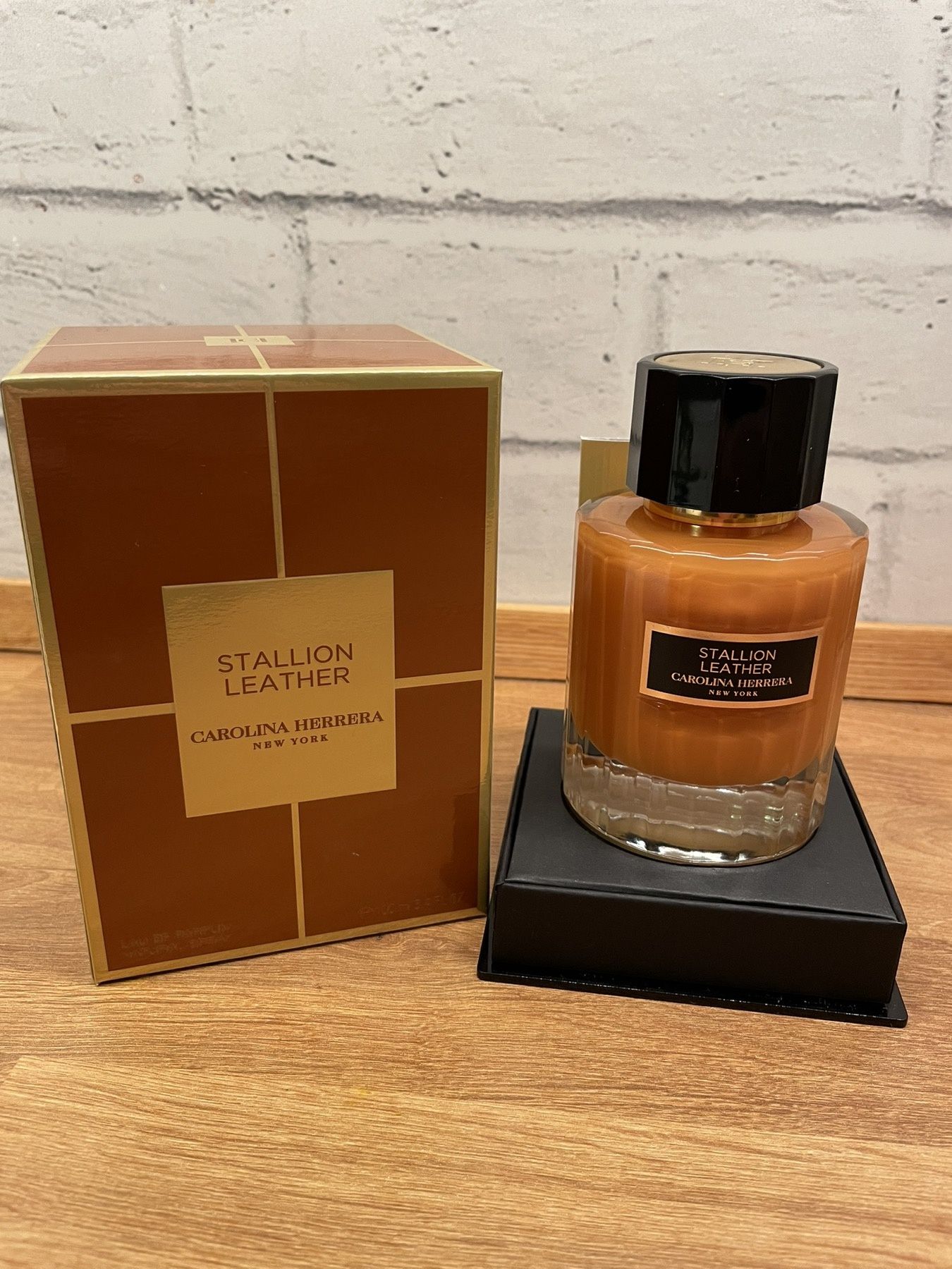 Carolina Herrera Stallion Leather 100ml parfum