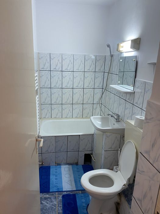 Garsoniera conf. 1 de inchiriat