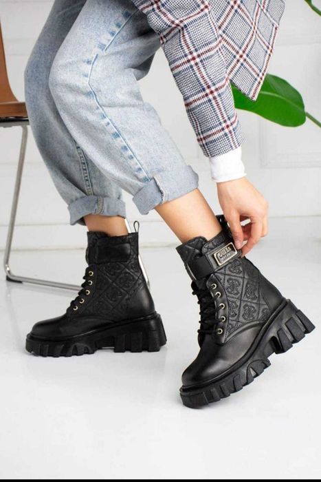 Стилни дамски обувки Guess, Dior, Dolce & Gabbana, Burberry