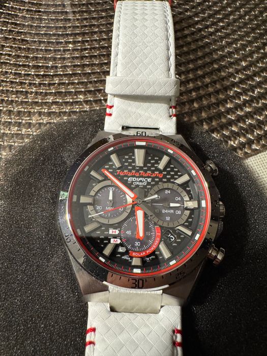 Часовник Casio Edifice Honda Racing Limited Edition EQS-800HR-1A