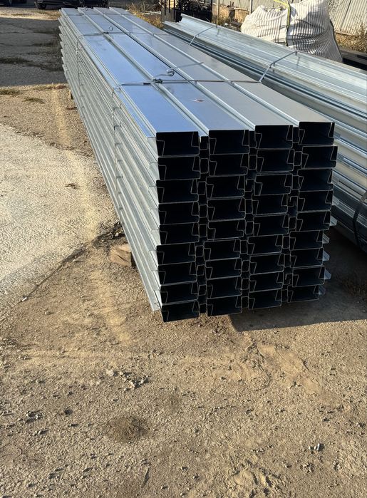 Profile zincate pentru container