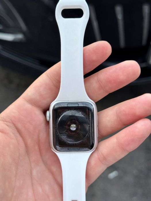 Iwatch SE1 white