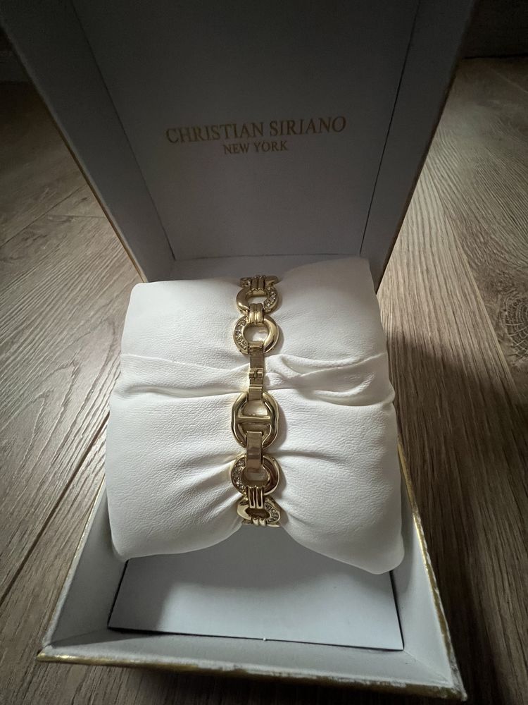 Часовник Christian Siriano