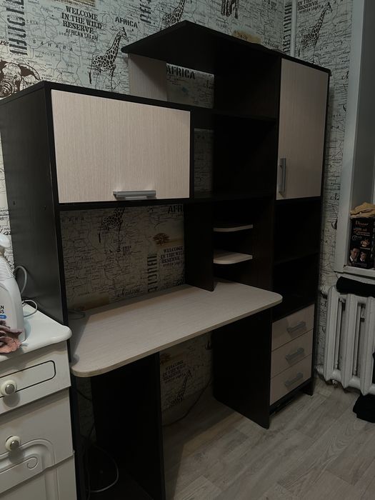 Продам компьютерный стол