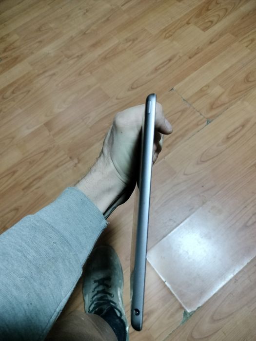 Vând iPad in stare bună