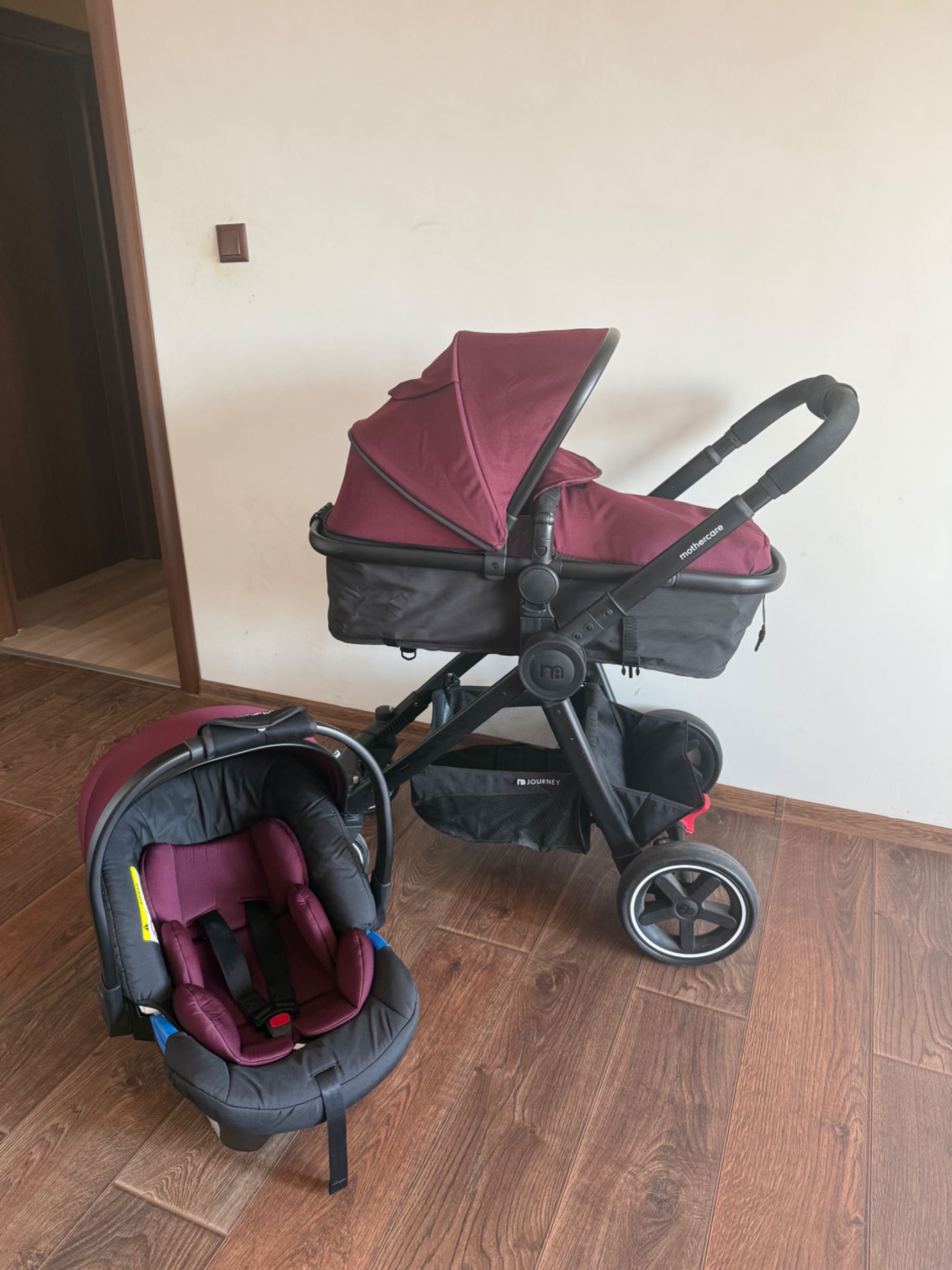 Бебешка количка mothercare