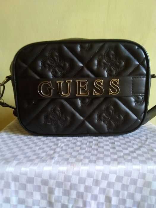 Луксозна дамска чанта Guess