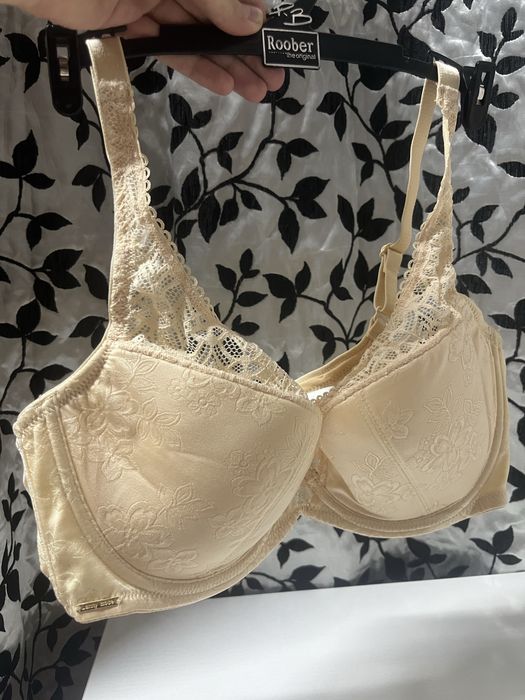 Бюстгалтера новые