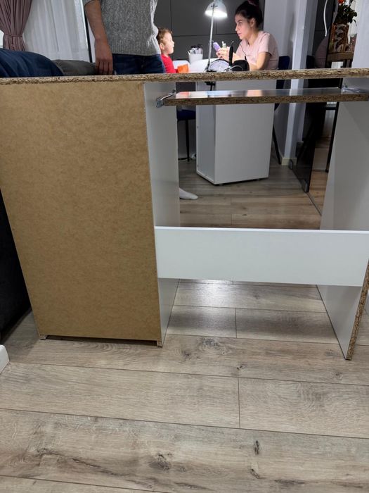 birou alb achizitionat luna noiembrie nefolosit