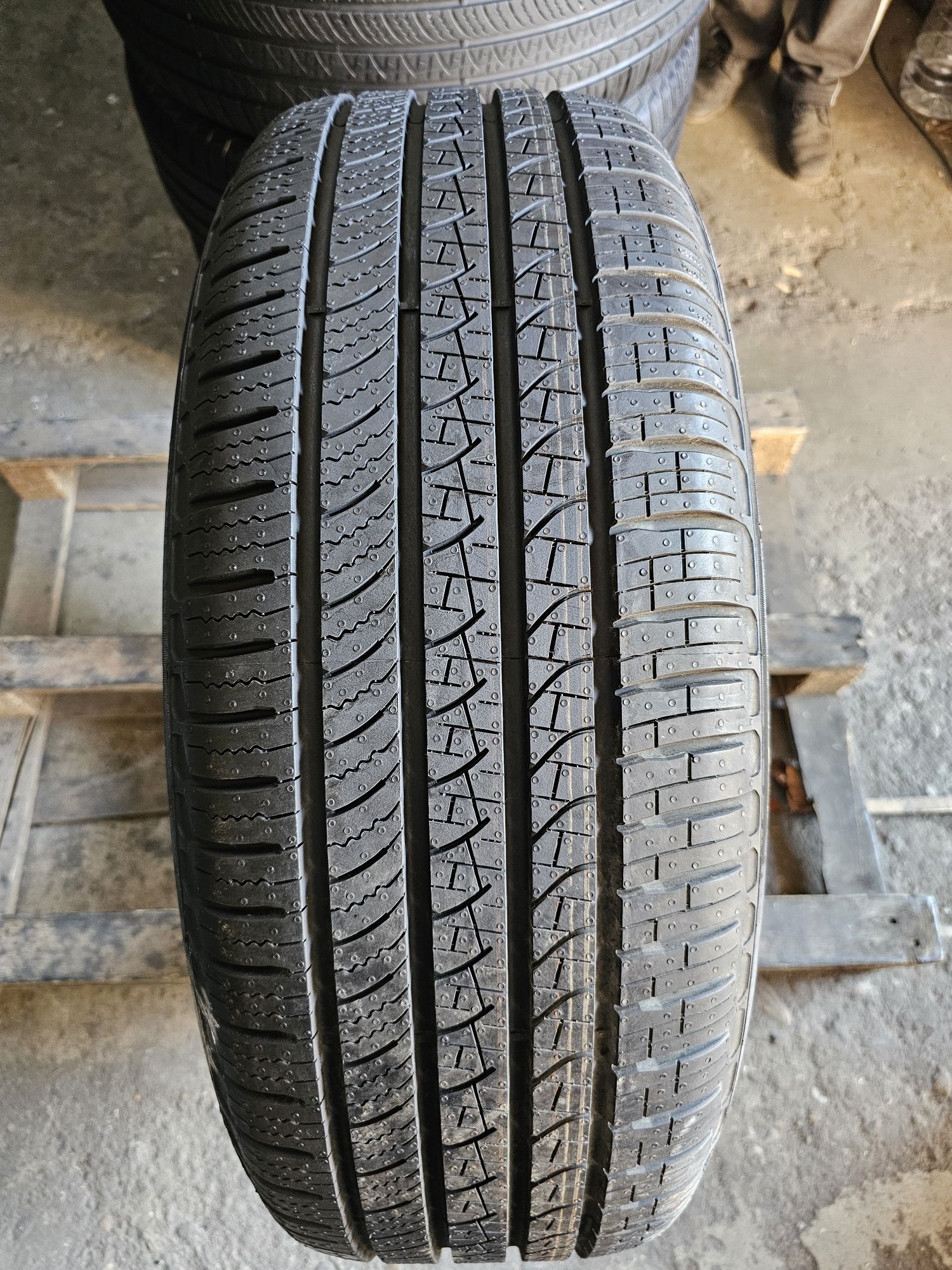 1 anvelopa vara noua 255 60 20 Pirelli Scorpion